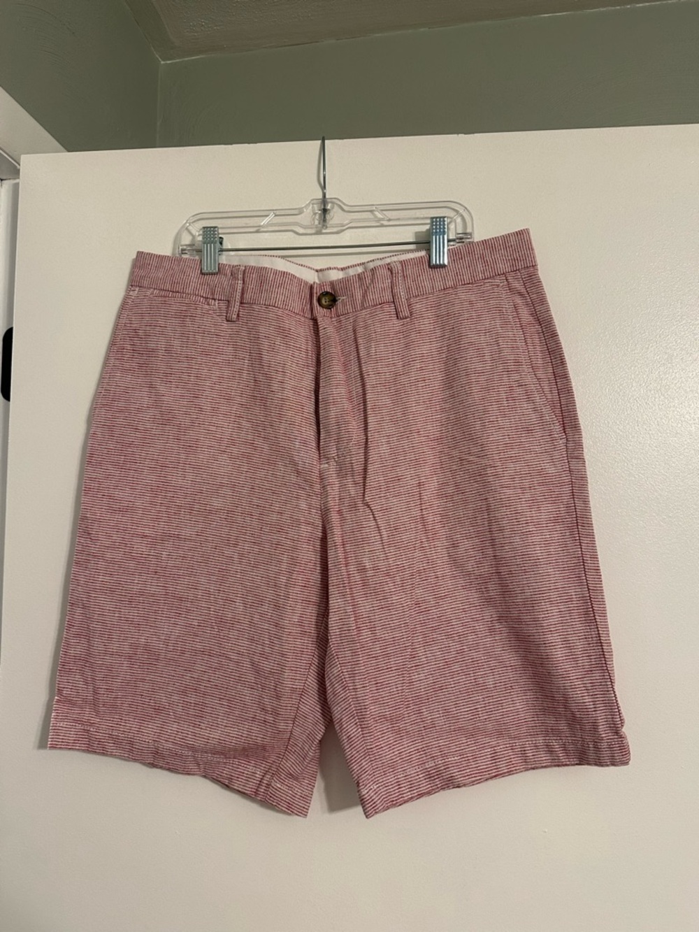 Old Navy Ultimate Slim Built-In Flex Red/White Shorts, Men’s Size 32
